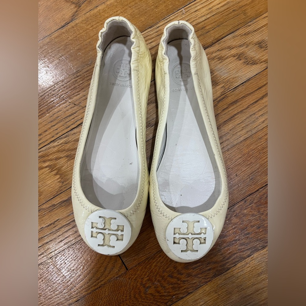 Tory burch cream flats 6.5